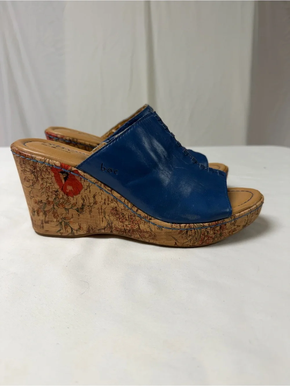 b.o.c. Born Concept 4” Wedge Slip On Sandals W/Flowers On Heel Size 9M